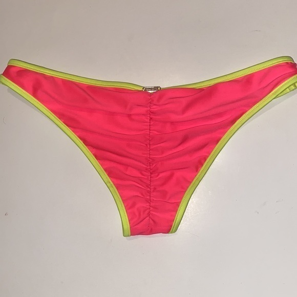 Beach Bunny Lunar Bikini Set size medium - Picture 8 of 16